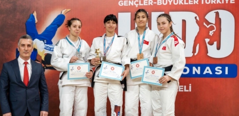 759 sporcunun katıldığı judo şampiyonasında madalyalar sahiplerini buldu