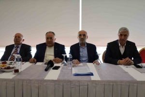 Milli görüşçülerden Saadet Partisi ’ne ‘Oynanan oyunu görün ’ uyarısı