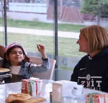 Minik Ecrin yeni yaşına İzmit'te girdi