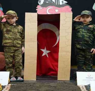 Minikler Çanakkale Zaferi'ni böyle kutladı
