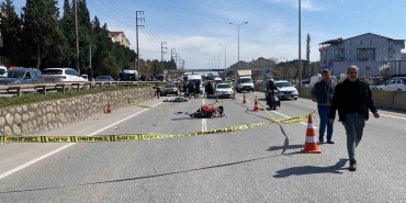 Motosiklet tır dorsesinin altına yuvarlandı, sürücü hayatını kaybetti