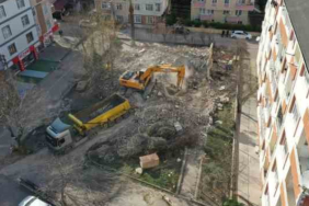 O sağlık ocağı yeni görünüme kavuşması için yıkıldı