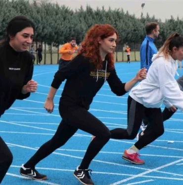 polislik-sinavlarina-belediyenin-imkanlariyla-hazirlanip-zafere-ulastilar