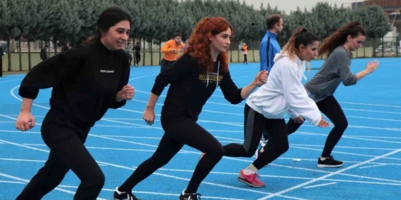 Polislik sınavlarına belediyenin imkanlarıyla hazırlanıp zafere ulaştılar