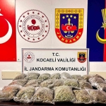 suphe-uzerine-durdurulan-aractan-15-kilo-uyusturucu-cikti