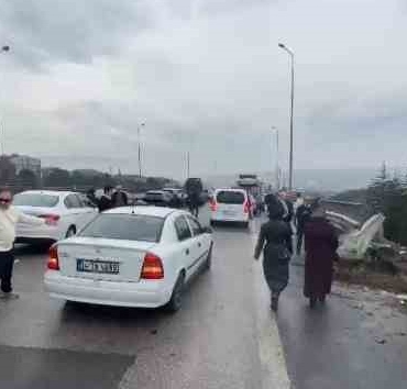 TEM Otoyolu Kocaeli geçişinde zincirleme kaza