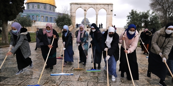Filistinliler, Ramazan ayı öncesi Mescid-i Aksa’da temizlik yaptı