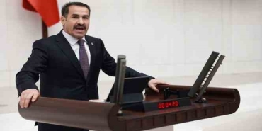 Türkkan'ın 'cami projesinin kaldırıldığı' iddiasını ruhsat ve belgelerle yalanladı