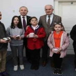 yarismada-dereceye-giren-ogrencilere-baskan-aygun-den-odul