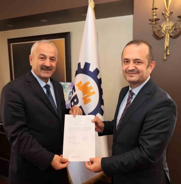 Yaşar Çakmak meclis üyeliğinden istifa etti