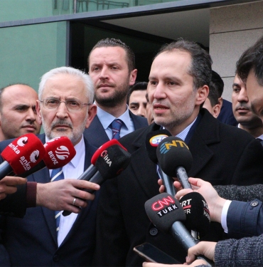 Yeniden Refah Partisi Genel Başkanı Erbakan, cumhurbaşkanlığı adaylık başvurusunu yaptı