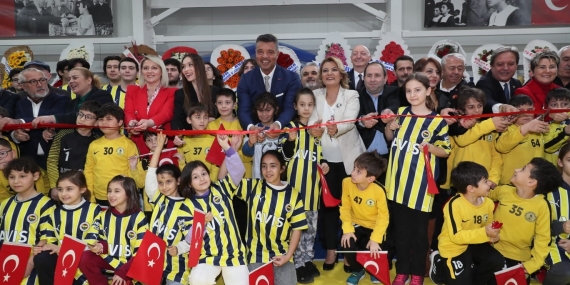 24 ’üncü spor salonunu İzmit ’te açtı