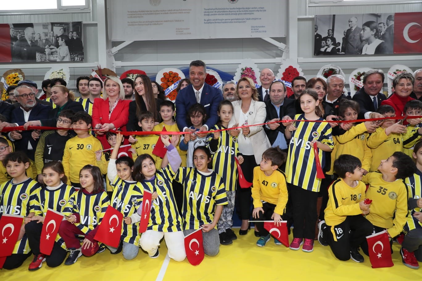 24 ’üncü spor salonunu İzmit ’te açtı