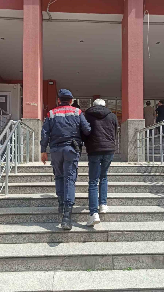 7 yıl hapis cezasıyla aranıyordu, operasyonla yakalandı