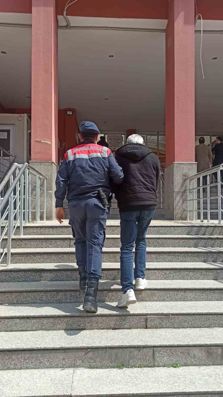 7 yıl hapis cezasıyla aranıyordu, operasyonla yakalandı