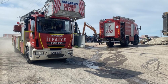Patlayan kimyasal madde, geri dönüşüm deposunda yangına sebep oldu