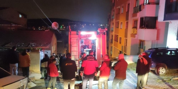 Balkonda unutulan soba külü daireyi küle çevirmeden söndürüldü