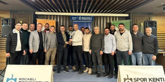 Kazandıkları kupaları depremzede çocuklara gönderdiler
