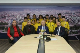 Alparslan Ortaokulu ’ndan Kocaeli şampiyonluğu