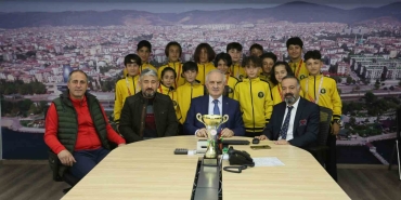 Alparslan Ortaokulu ’ndan Kocaeli şampiyonluğu