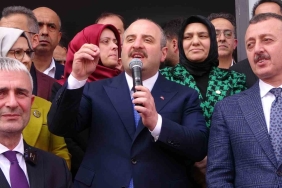 Bakan Varank: "Türkiye gemisini yolunda tutabilecek bir tane kaptan var"