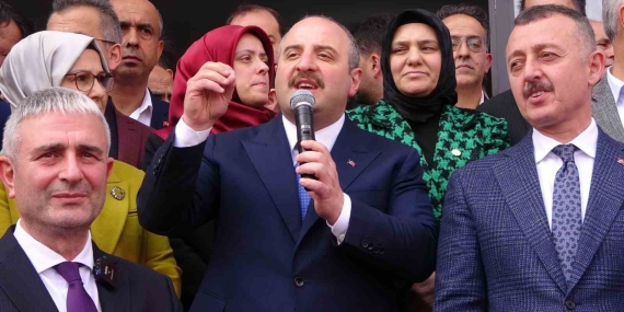 Bakan Varank: “Türkiye gemisini yolunda tutabilecek bir tane kaptan var”