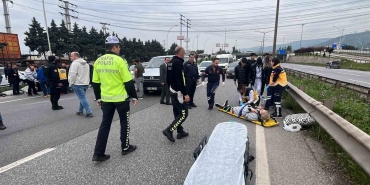 Bayram ziyaretine giden ailenin bulunduğu araç yan yattı: 3 ’ü çocuk 8 yaralı