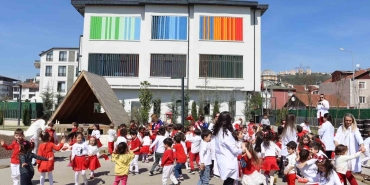 Çınar Çocuk Evi ’nde erken 23 Nisan coşkusu