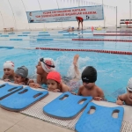 cinar-cocuk-evi-nin-minikleri-yuzme-derslerine-basladi