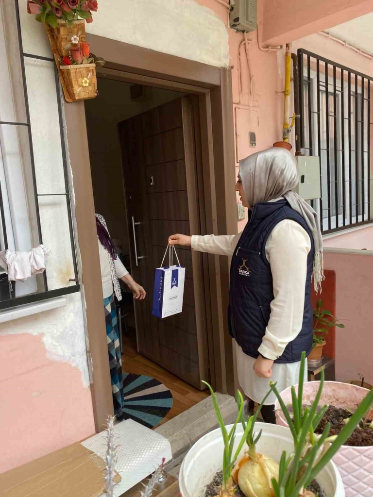 Darıca ’da ihtiyaç sahibi vatandaşlar yalnız bırakılmıyor