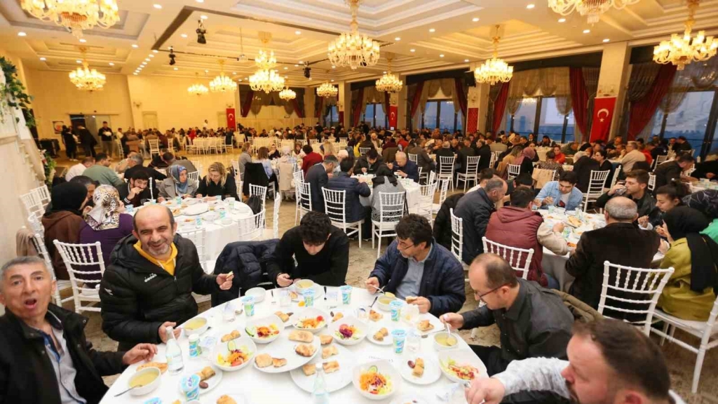 Derince Belediyesi ’nin personelleri iftarda buluştu