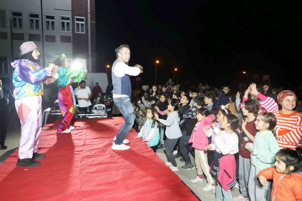 Dilovası ’nda çocuklar gönüllerince eğleniyor