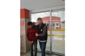 Durdurulan araçtan 6 düzensiz göçmen çıktı