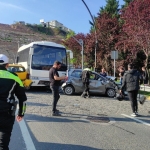 freni-patlayan-midibus-5-aracin-arasina-daldi-2-yarali