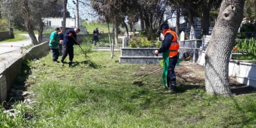 Gebze ’de mezarlıklar temizleniyor
