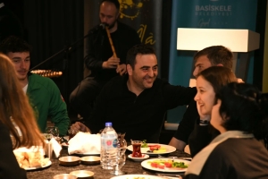 Gençler sahurda buluştu