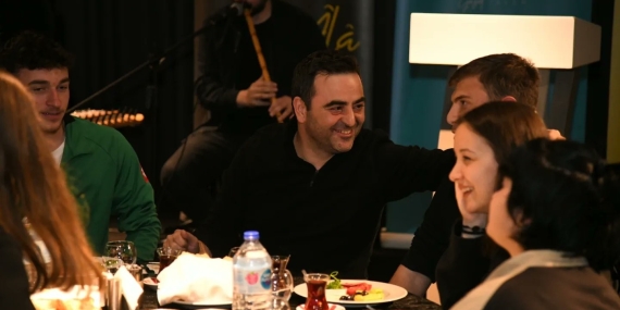 Gençler sahurda buluştu