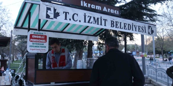 İftara geç kalan vatandaşlara çorba ikramı