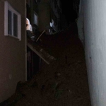 istinat-duvari-apartmanin-uzerine-coktu-32-daire-tahliye-edildi