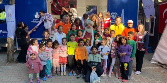 İzmit Belediyesi depremzedelerin yanında