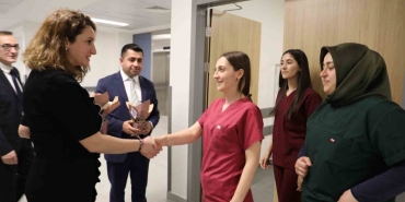 İzmit Belediyesi Ebeler Haftasını kutladı