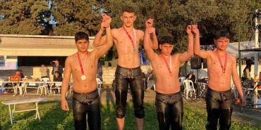 İzmitli pehlivanlar Yalova ’da madalyaları topladı