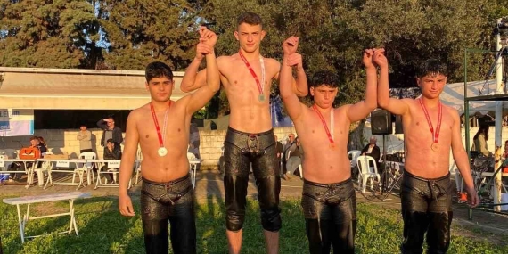 İzmitli pehlivanlar Yalova ’da madalyaları topladı