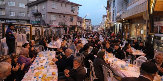 İzmit’liler iftarda buluştu