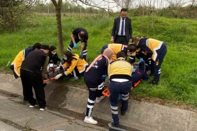 Kamyon kırmızı ışıkta duran araca çarptı: 2 yaralı