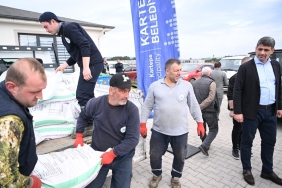 Kartepe ’de çiftçilere gübre desteği