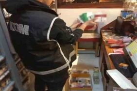 Kocaeli'de gizli bölmeleri saklanmış binlerce sigara ürünü ele geçirildi