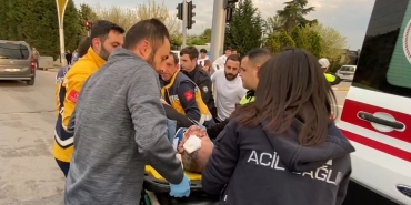 Kocaeli ’de iki otomobil çarpıştı, yol trafiğe kapandı: 5 yaralı