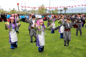 korfez-de-miniklerin-muhtesem-23-nisan-goster-15814532_amp