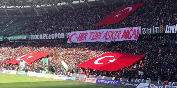 Kocaelispor-Karşıyaka 3.Lig Taraftar Rekor Maçı Hodrimeydan Şov